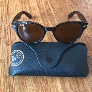 Ray Ban Rounded Wayfarer Sunglasses